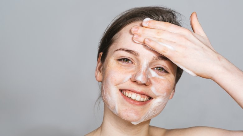 I didn’t wash my face for a week, here’s what happened