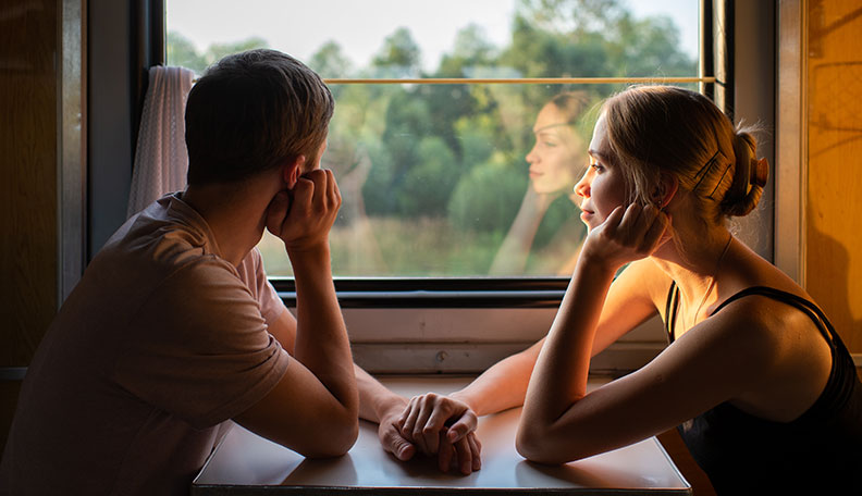 How to Recognize an Emotionally Distant Partner & Deal with Them
