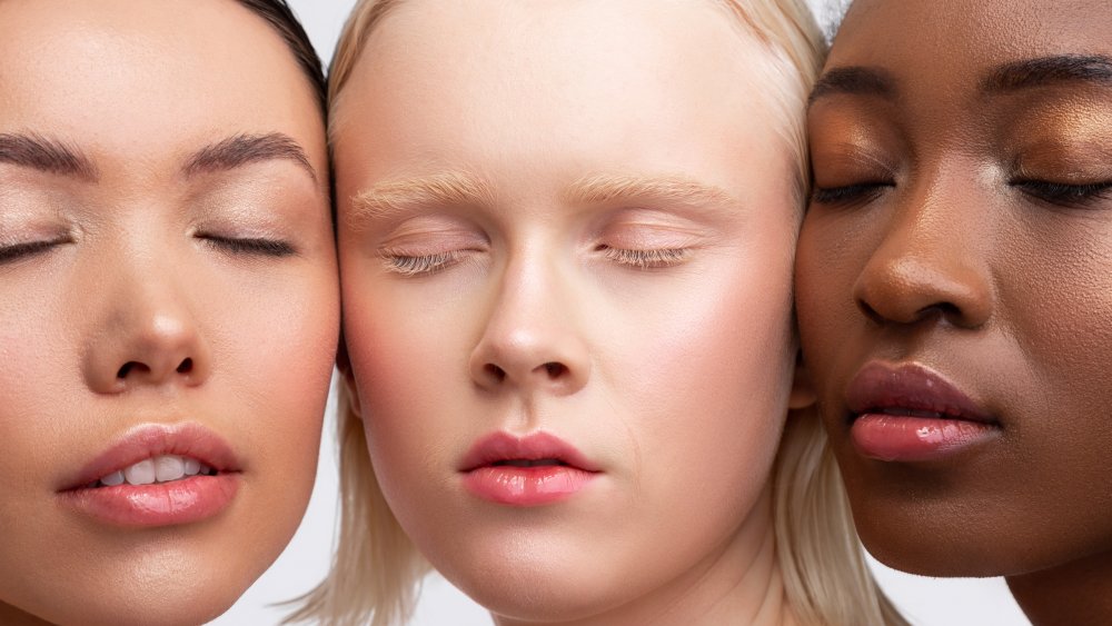 Minimalist makeup trends you should know about in 2020