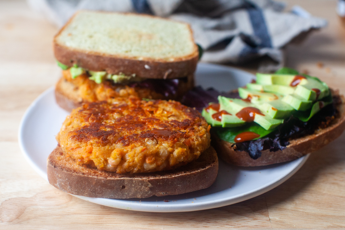 carrot and white bean burgers
