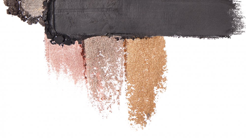 The best way to make eyeshadow pop without primer