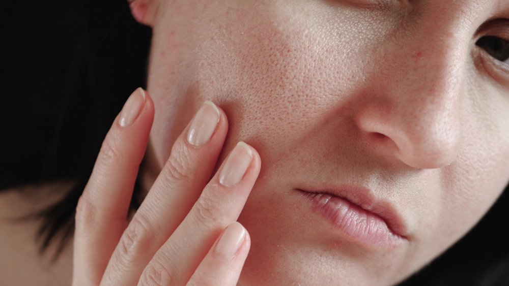 What really causes clogged pores?